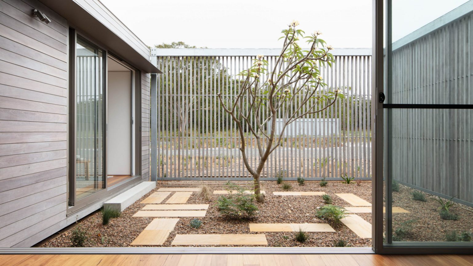 jardin zen et minimaliste