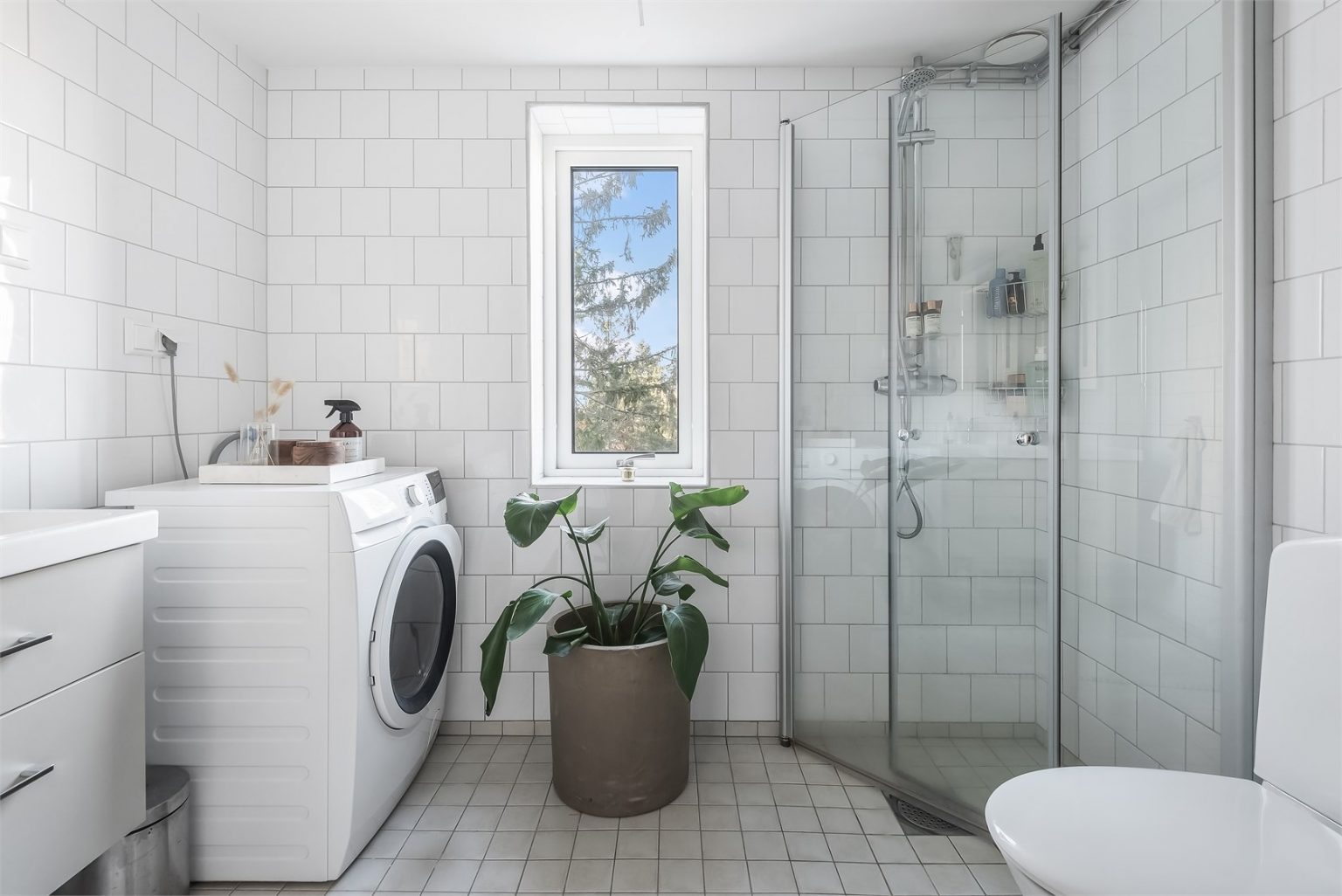 salle de bain blanche