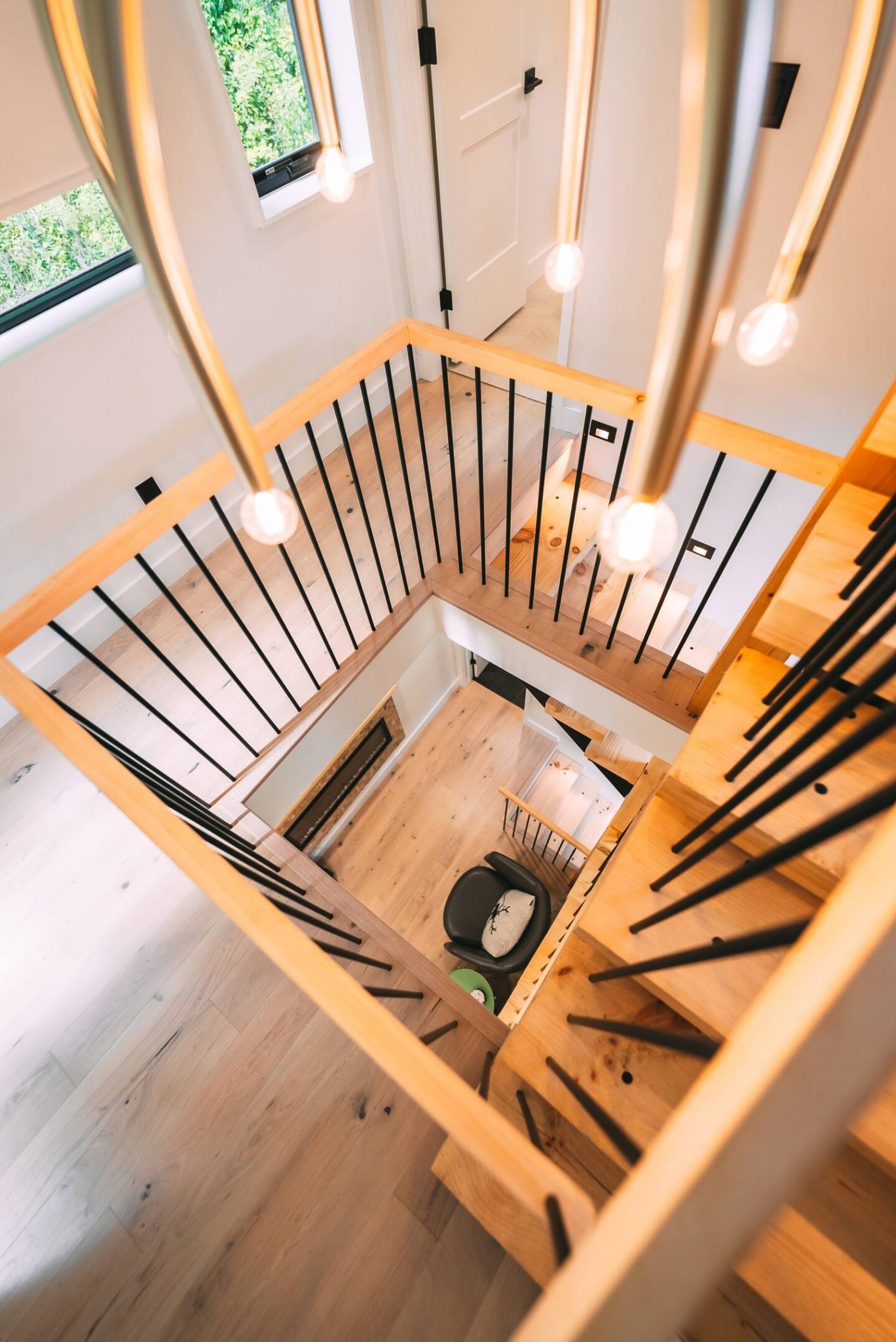 escalier bois et métal sur trois niveaux