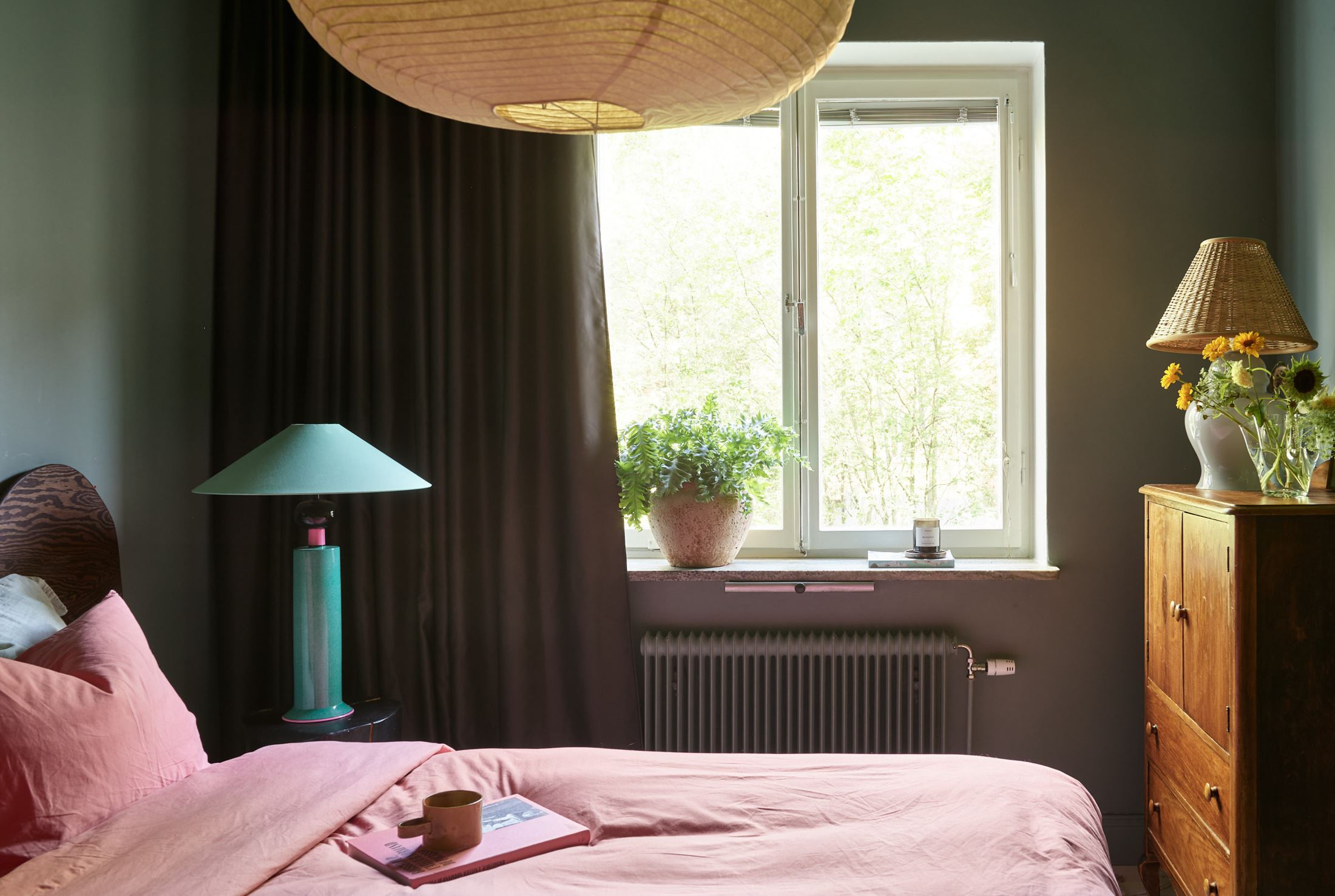 chambre verte dans appartement décoration vintage