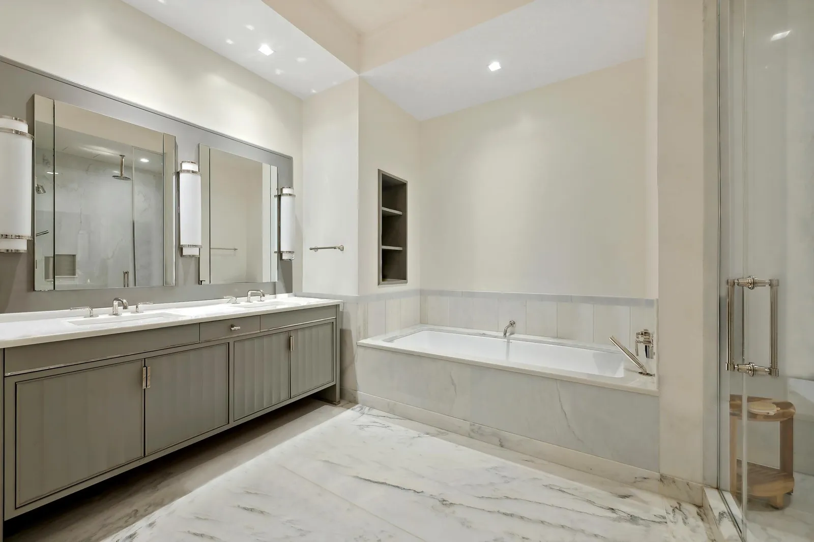 salle de bain beige décoration contemporaine