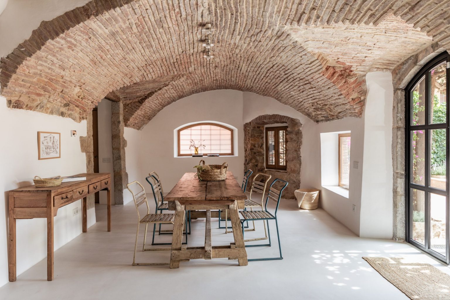 salle à manger plafond vouté en briques en Catalogne