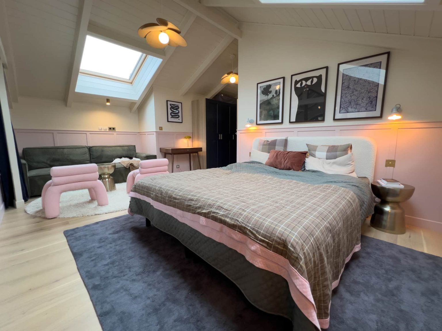 chambre décoration grise et rose maison en bois vue Seine La Vie Sage