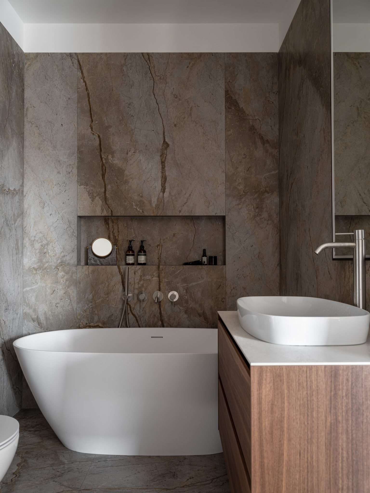 salle de bain design marbre gris