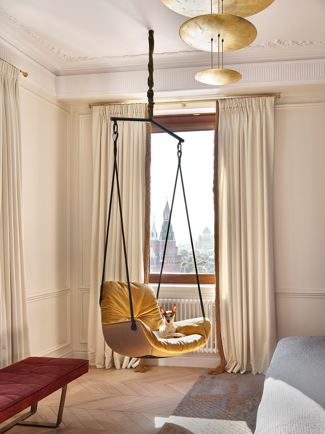 chambre avec fauteuil suspendu décoration contemporaine