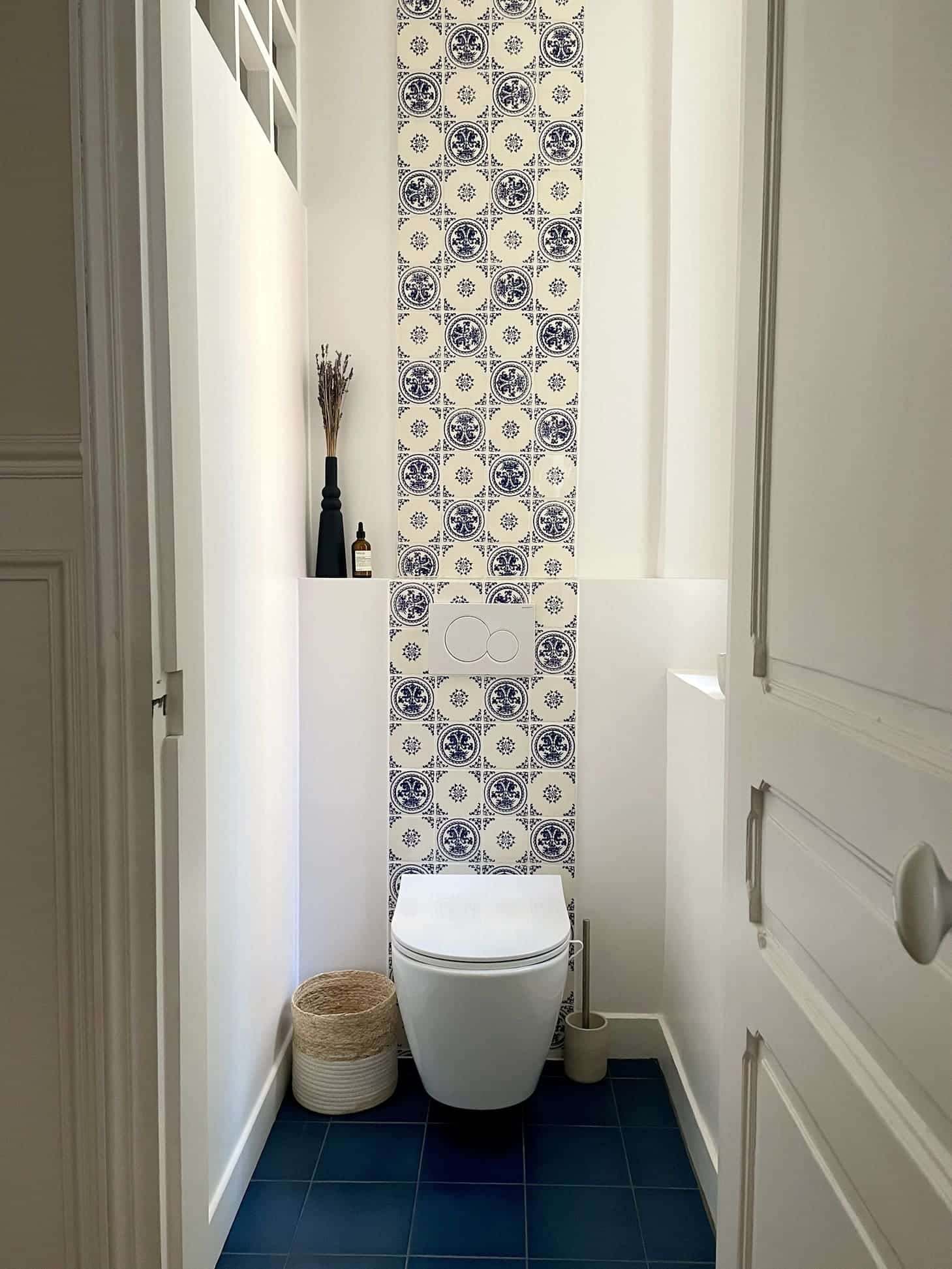 toilettes décoration contemporaine par Happy Pog compte instagram https://www.instagram.com/charlotte_gille/