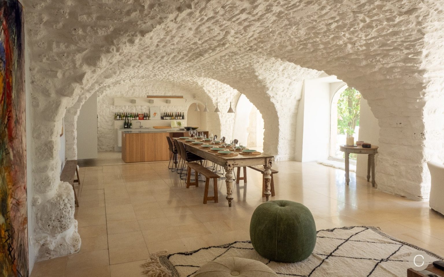 salon et salle à manger maison en pierres Drôme provençale