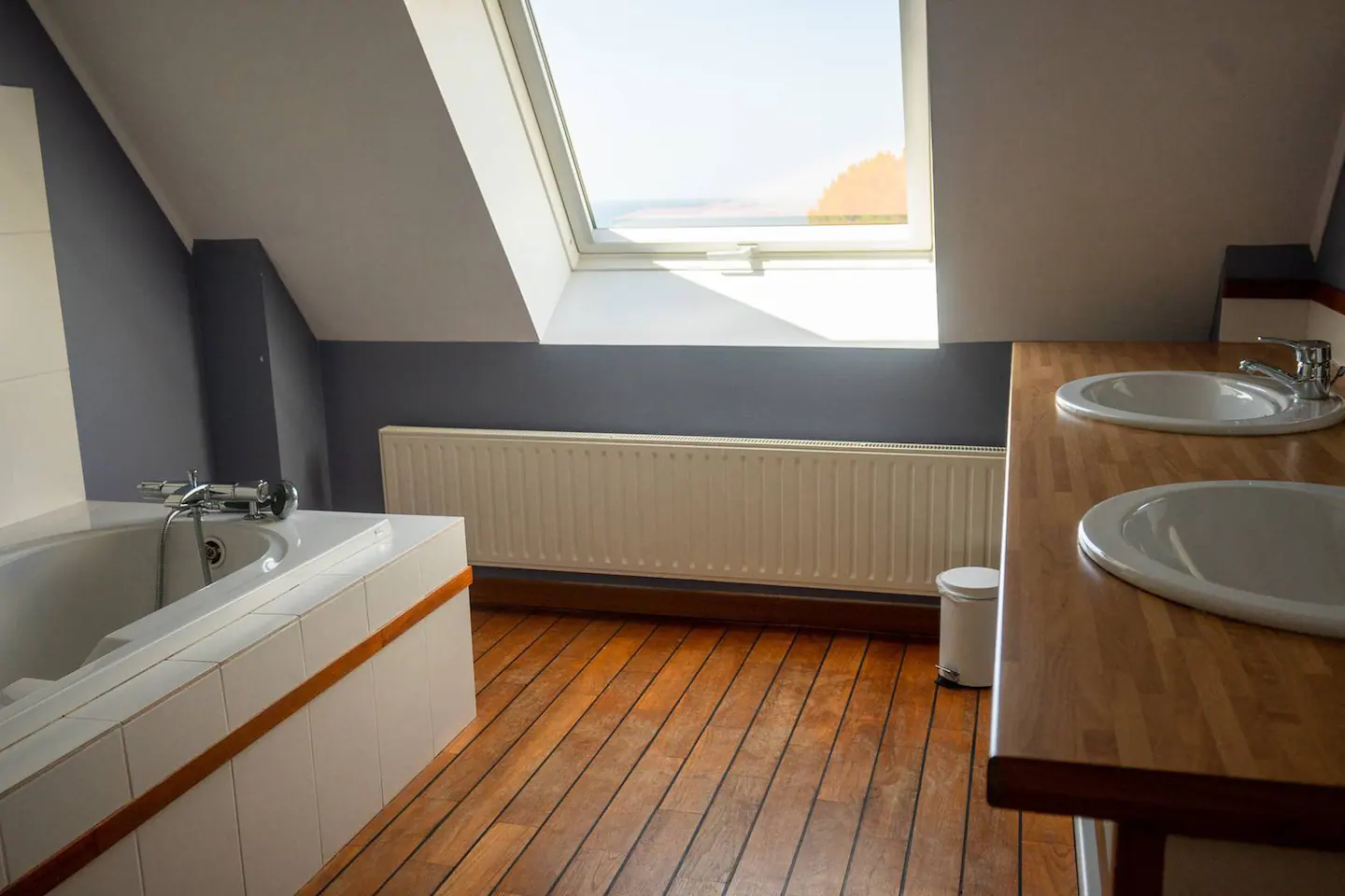 salle de bain mansardée maison Bretagne vue mer
