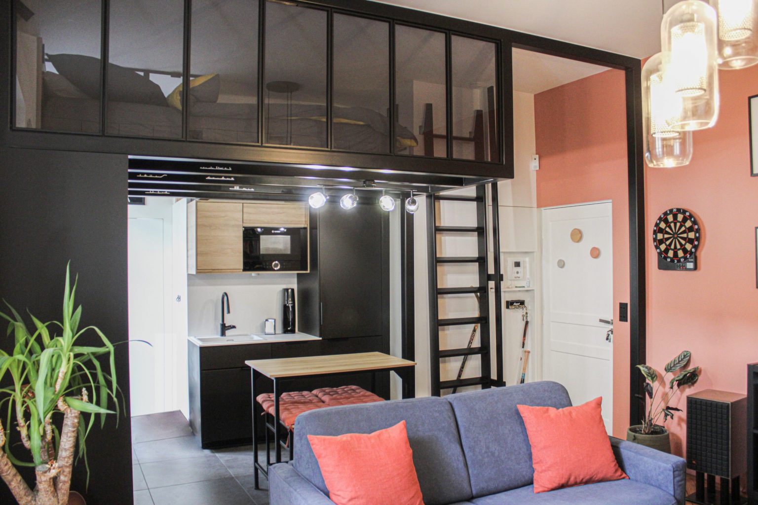 studio rénové Paris avec une chambre loft