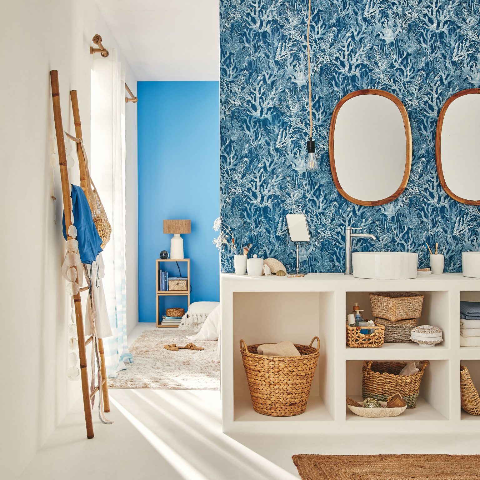 salle de bain décoration bleue collection 4MURS 2024