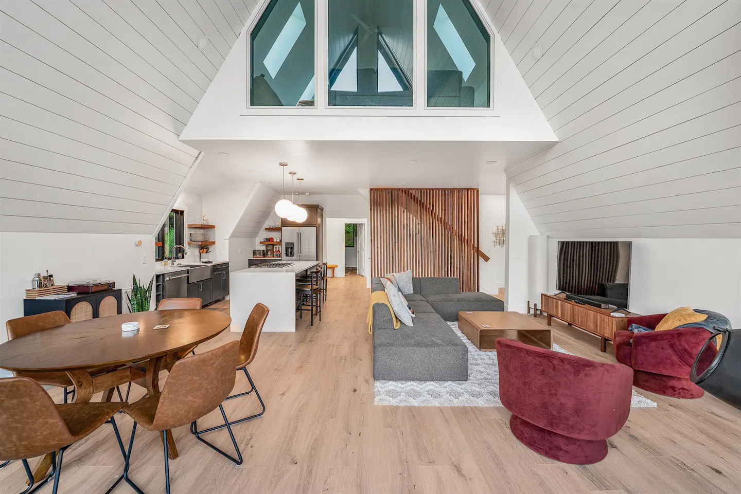 Une Double Maison A Frame Dans Un Magnifique Paysage