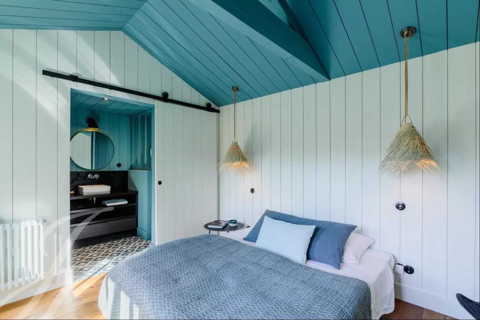 chambre bleue maison en bois style Cap Ferret