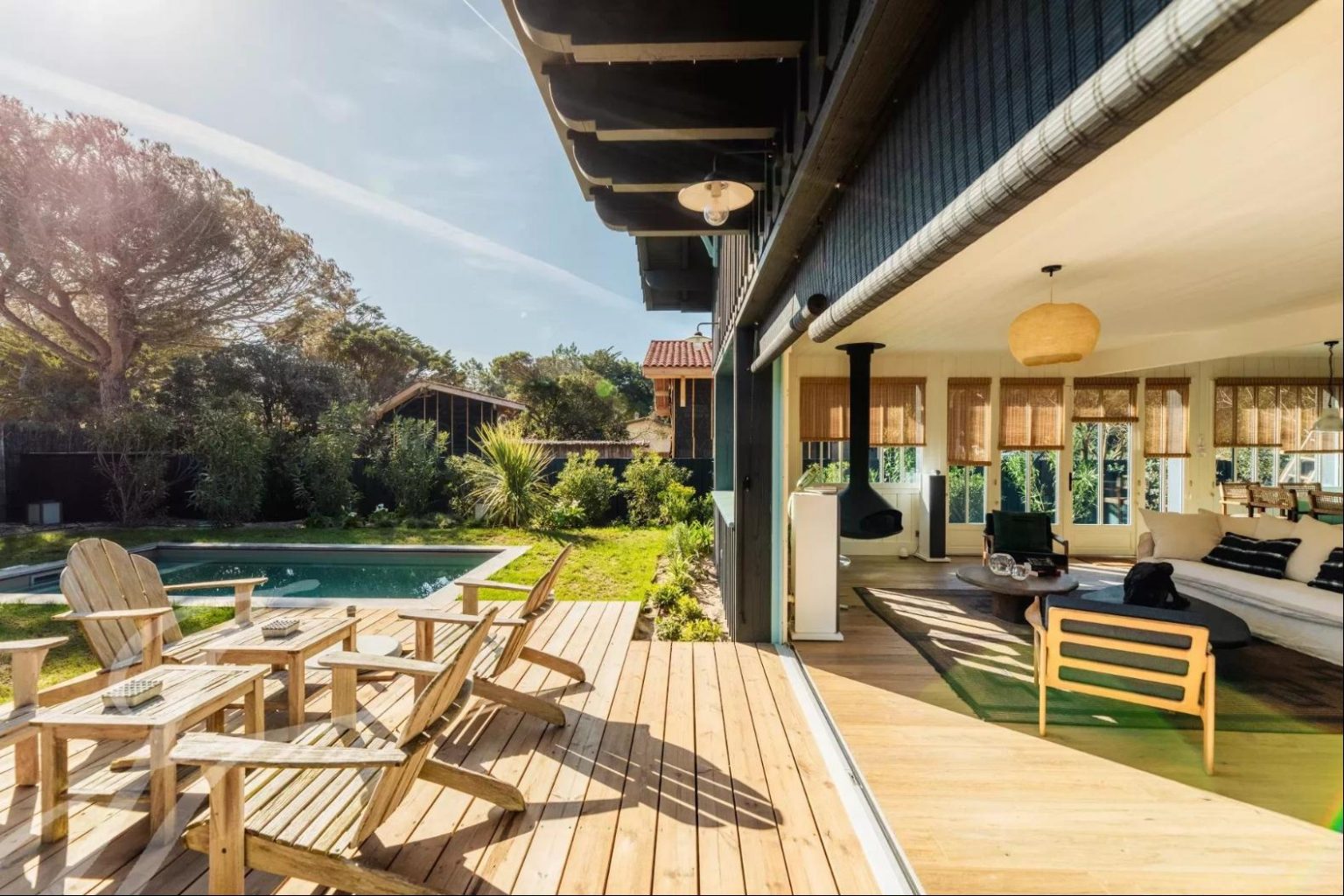 terrasse avec piscine maison en bois style Cap Ferret