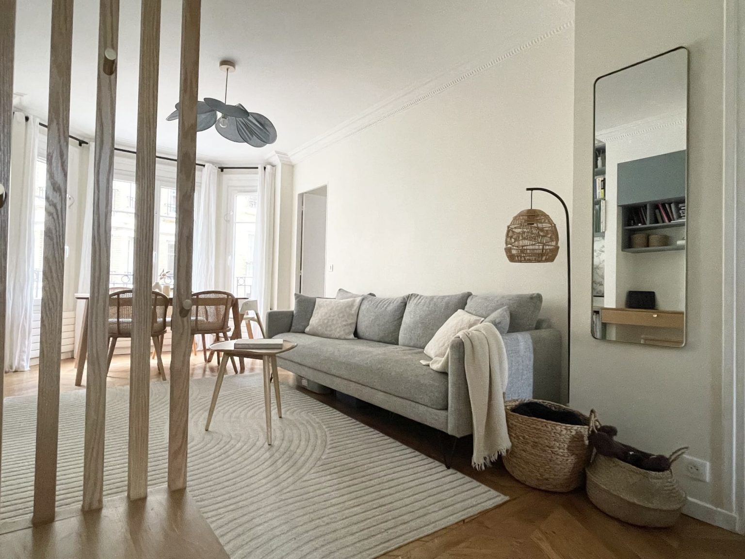 salon décoration contemporaine appartement rénové près de Paris par Charlotte Gille de Happy Pog