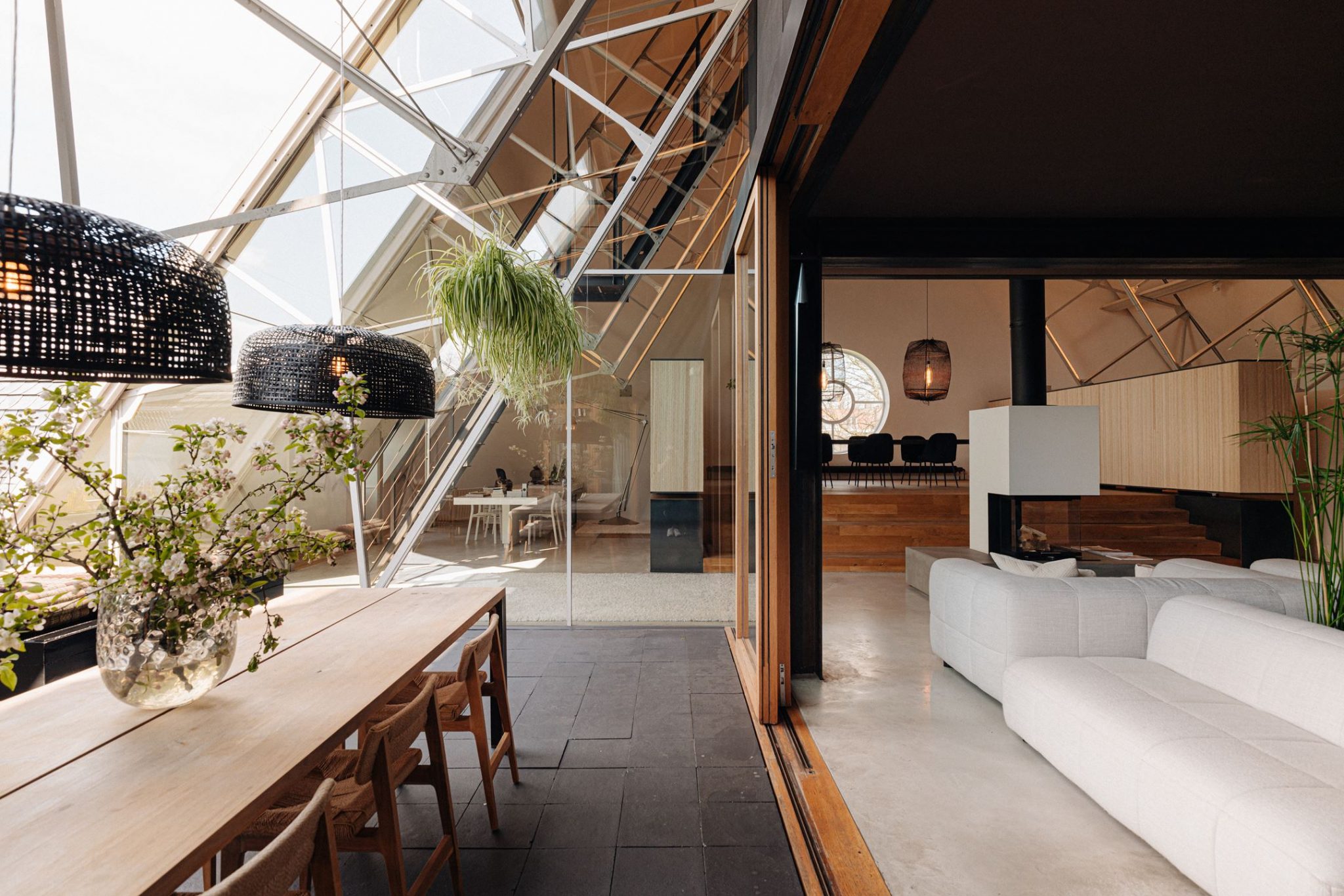 Un loft exceptionnel avec terrasse à la belle décoration contemporaine