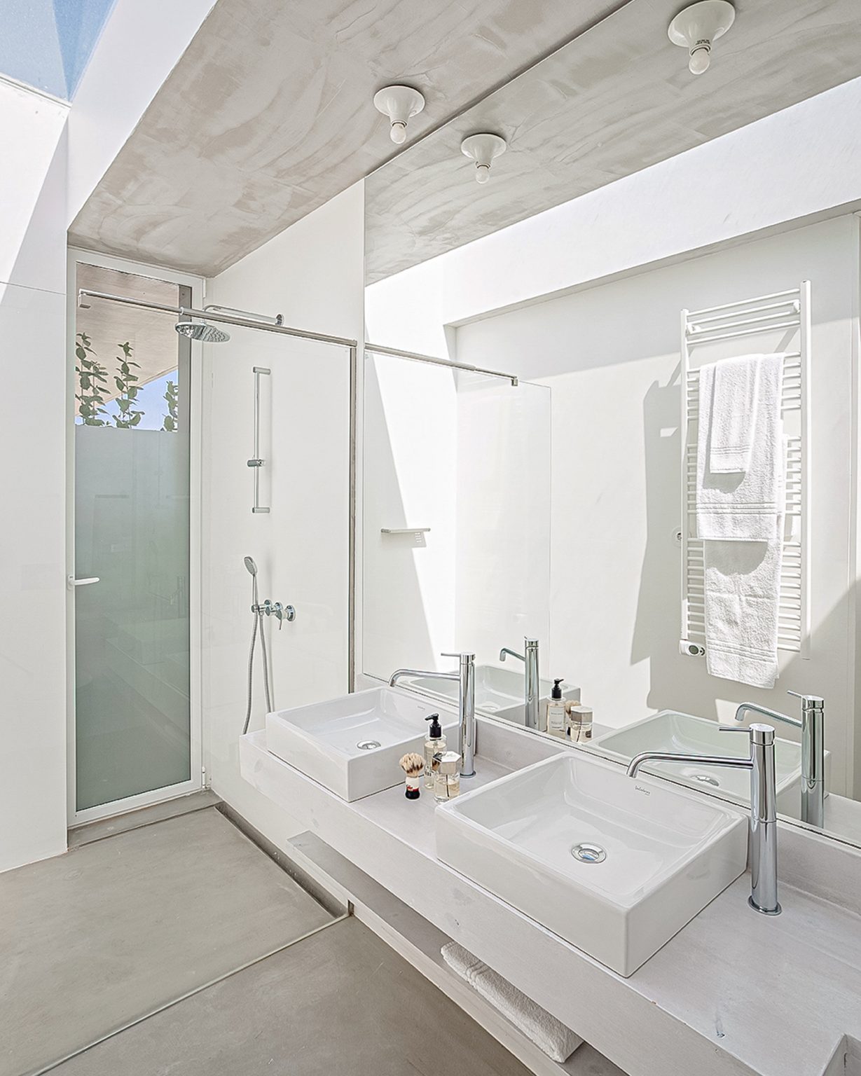 salle de bain décoration design maison architecte avec piscine Comporta