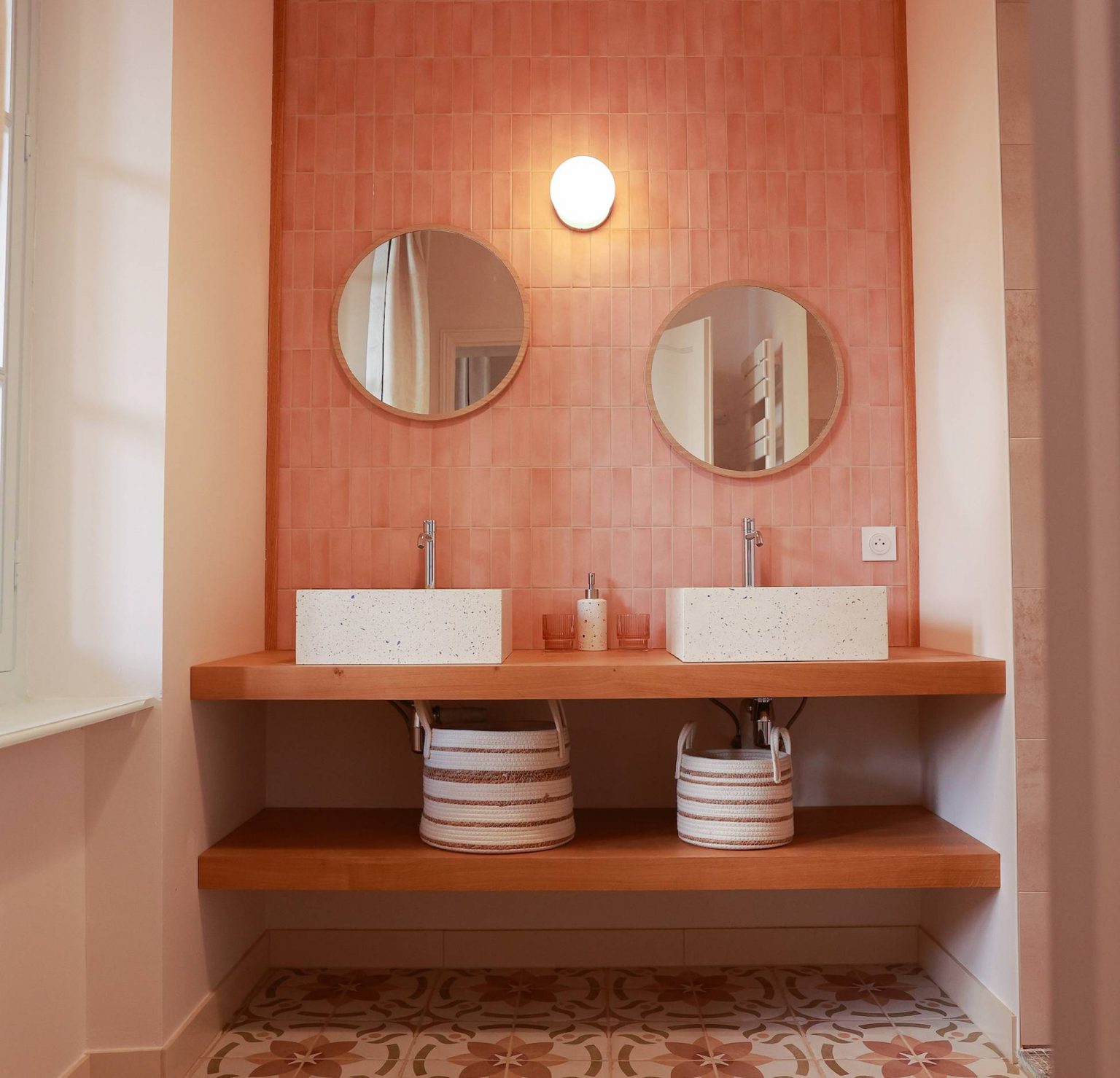 salle de bain terracotta décoration contemporaine