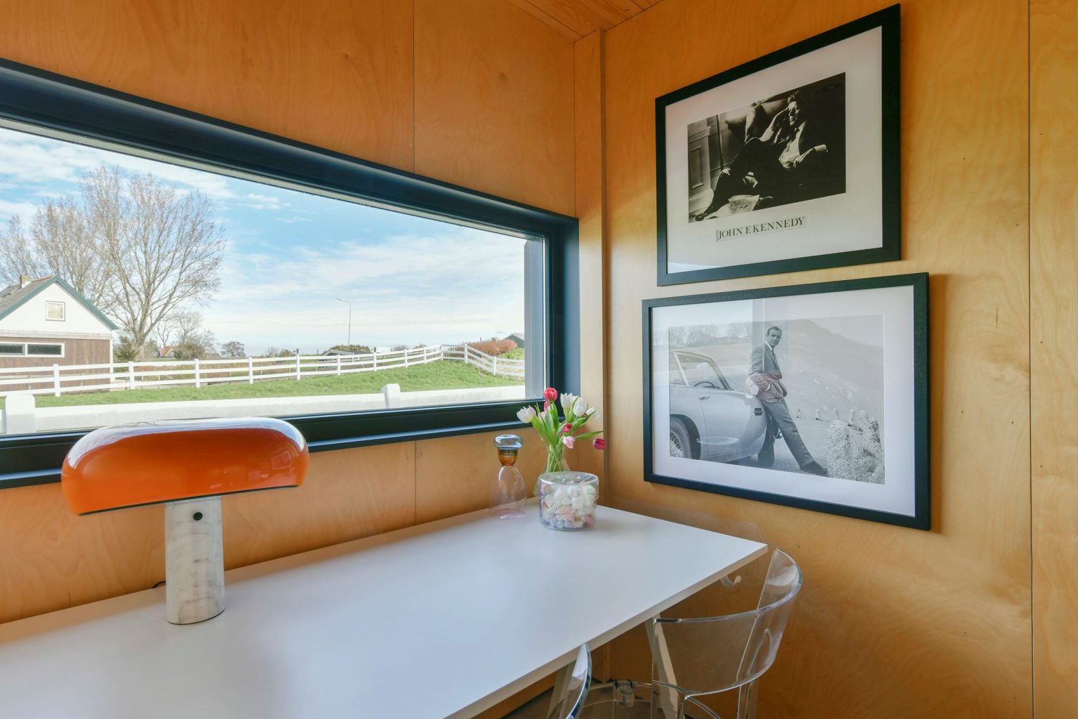 bureau maison contemporaine avec picture window