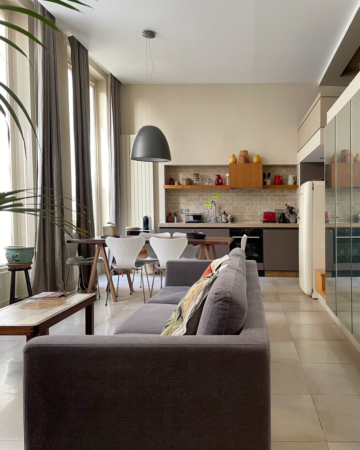 salon salle à manger et cuisine ouverte appartement 45m2 Paris