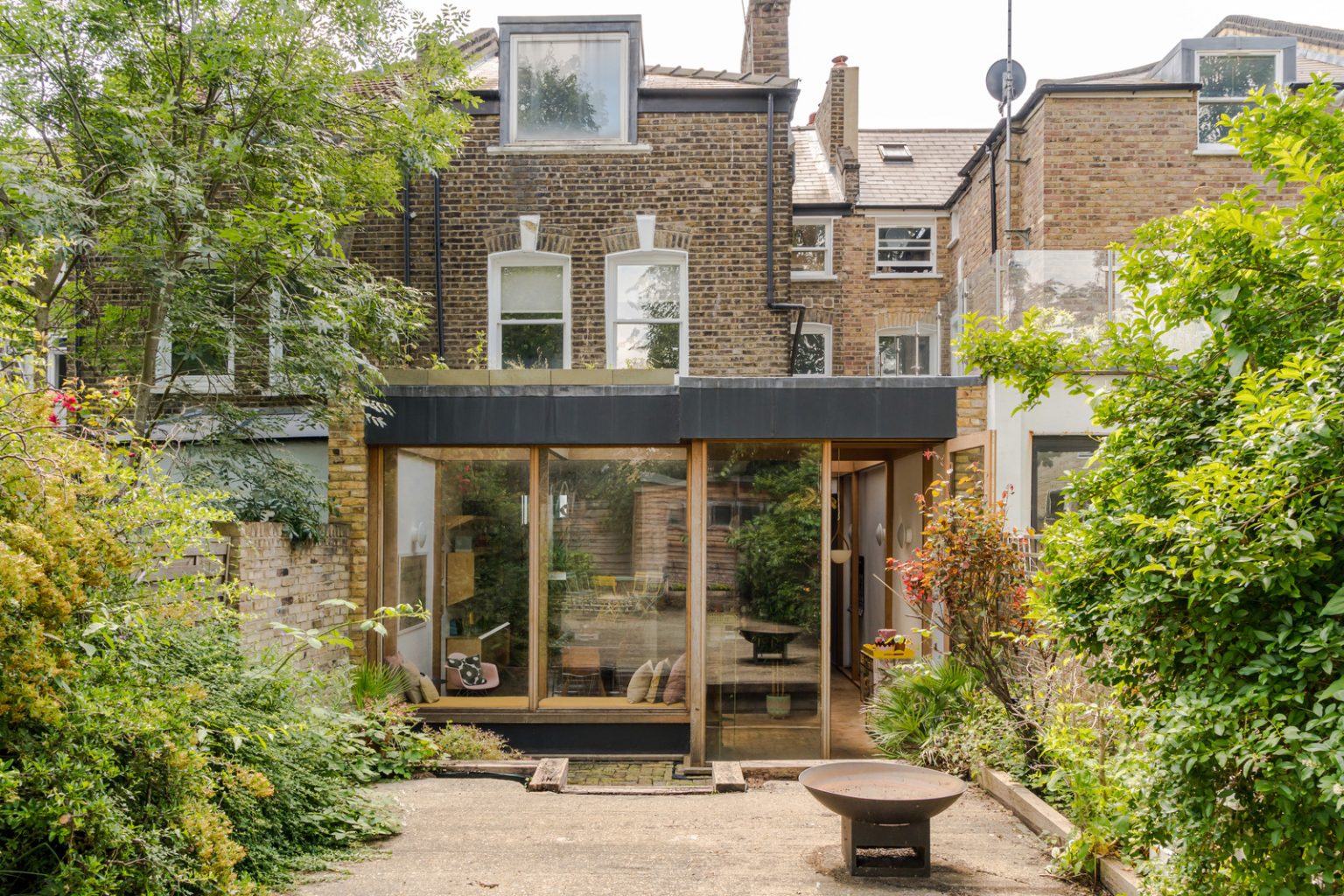 jardin maison Londres avec extension vitrée