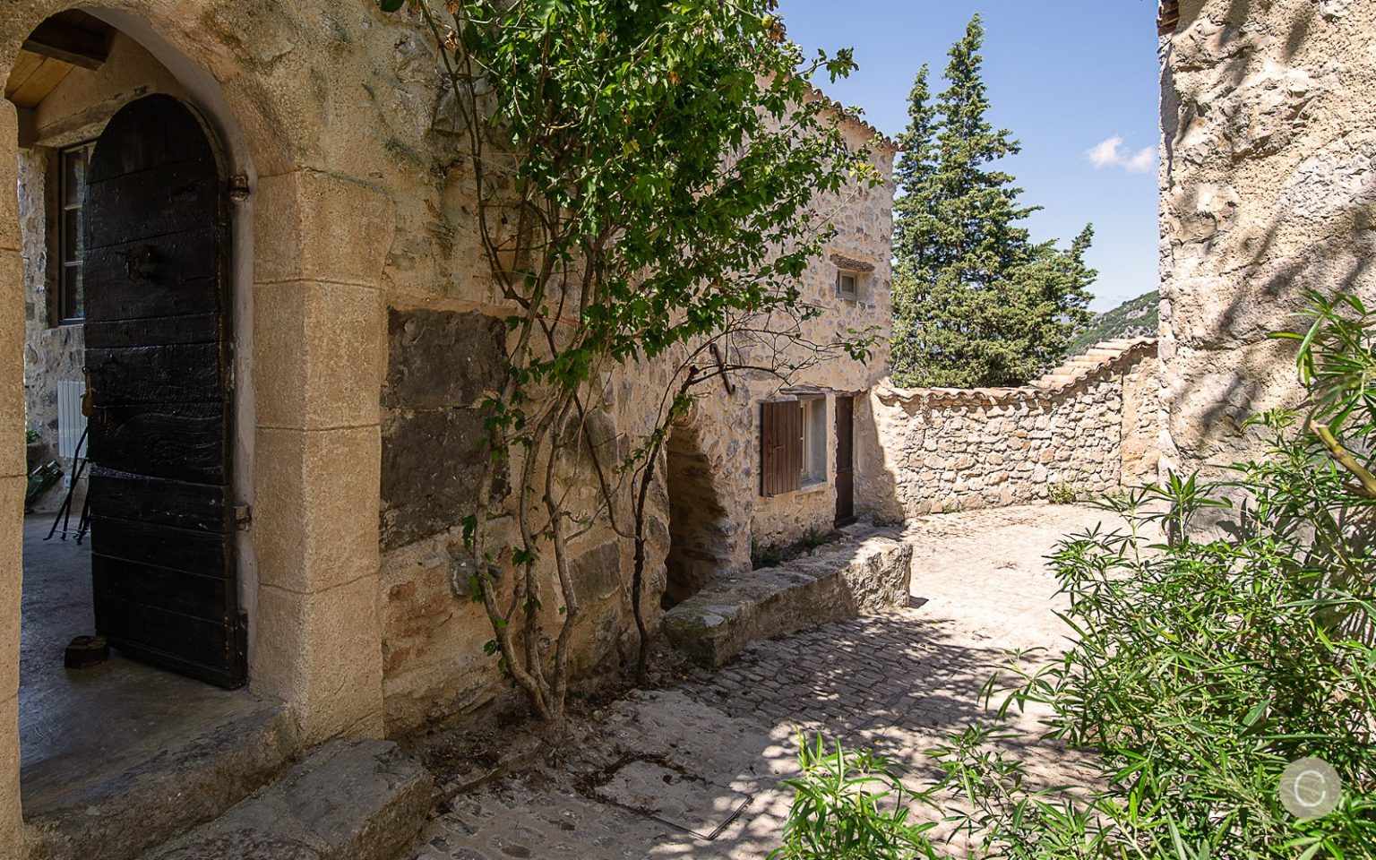 maison en pierres Drôme provençale