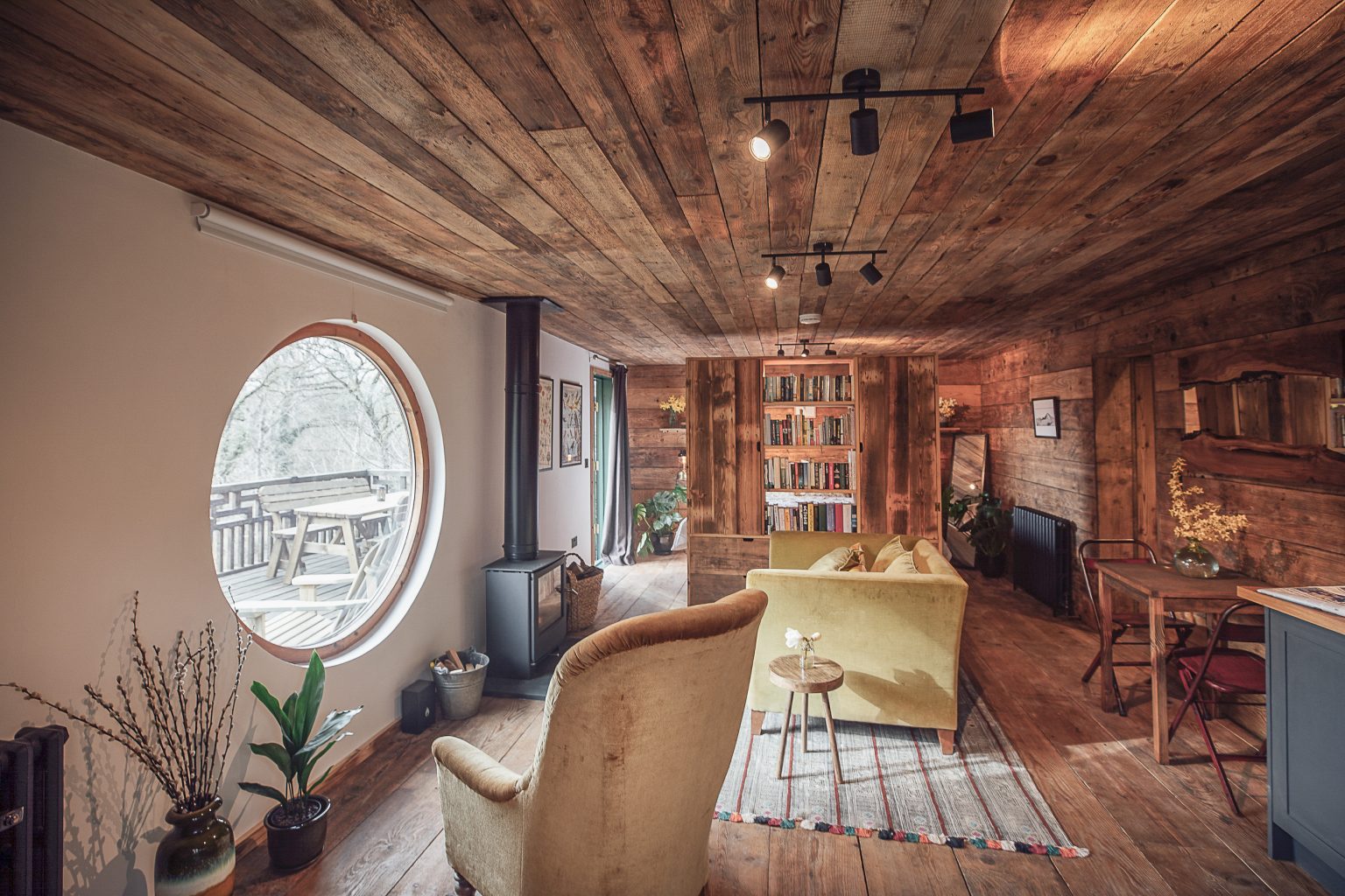 salon petite maison en bois