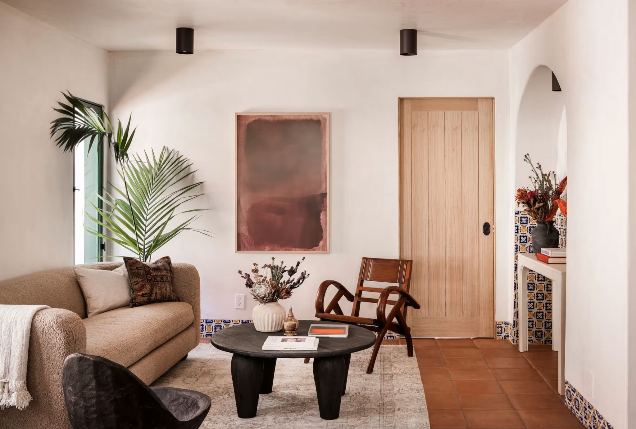 Une maison rénovée à Los Angeles décorée dans des couleurs du sud