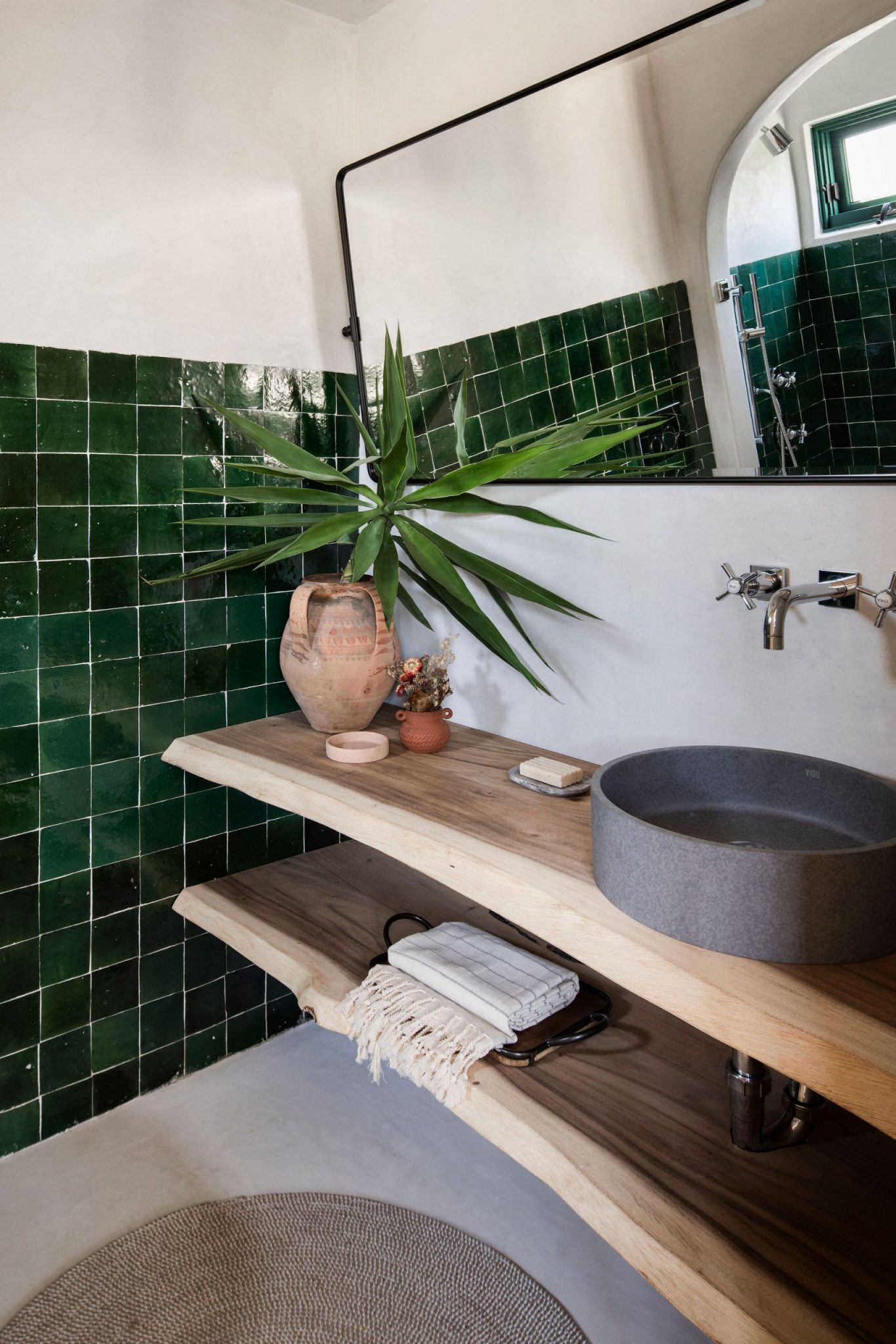 salle de bain zelliges vertes décoration méditerranéenne