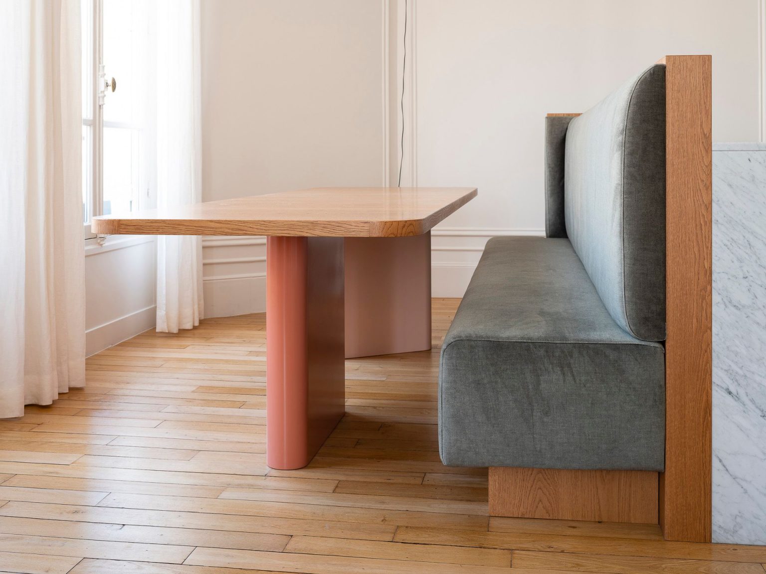 salle à manger design appartement haussmannien rénové Paris 