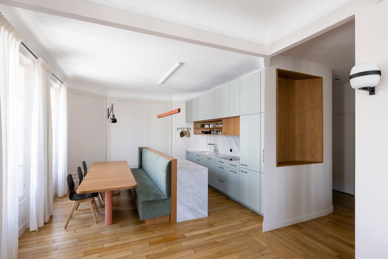 cuisine ouverte design appartement haussmannien rénové Paris 