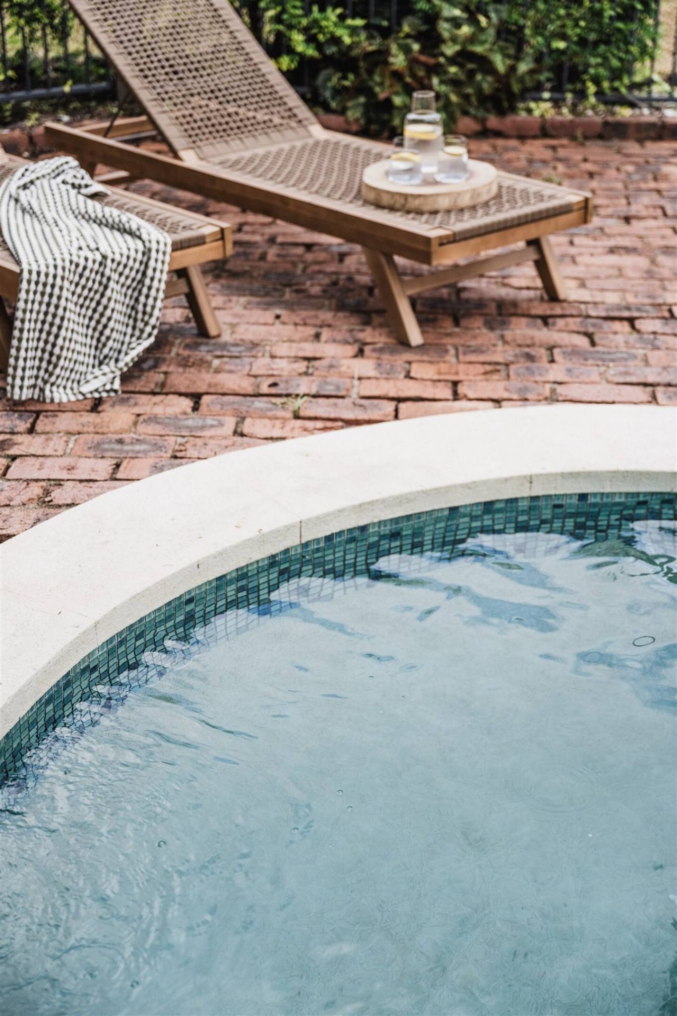 piscine avec plage brique