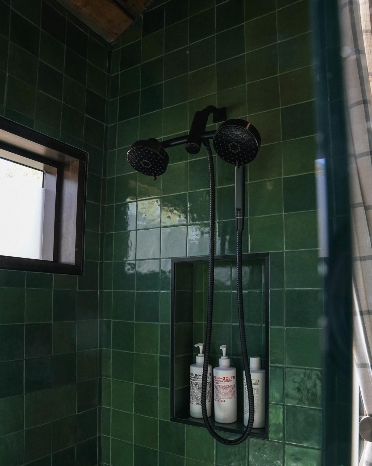 douche carrelage vert