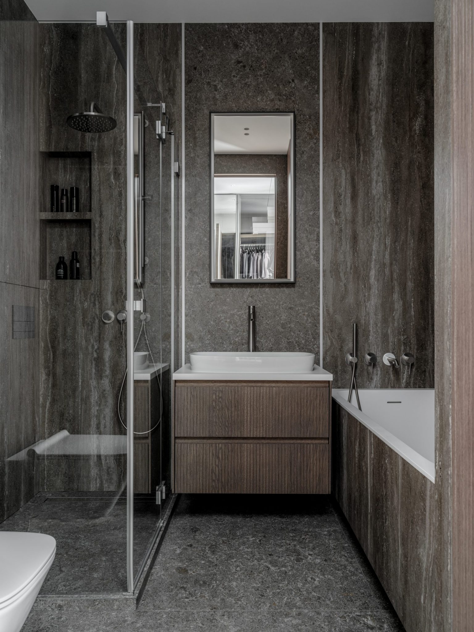 salle de bain décoration contemporaine grise et bois