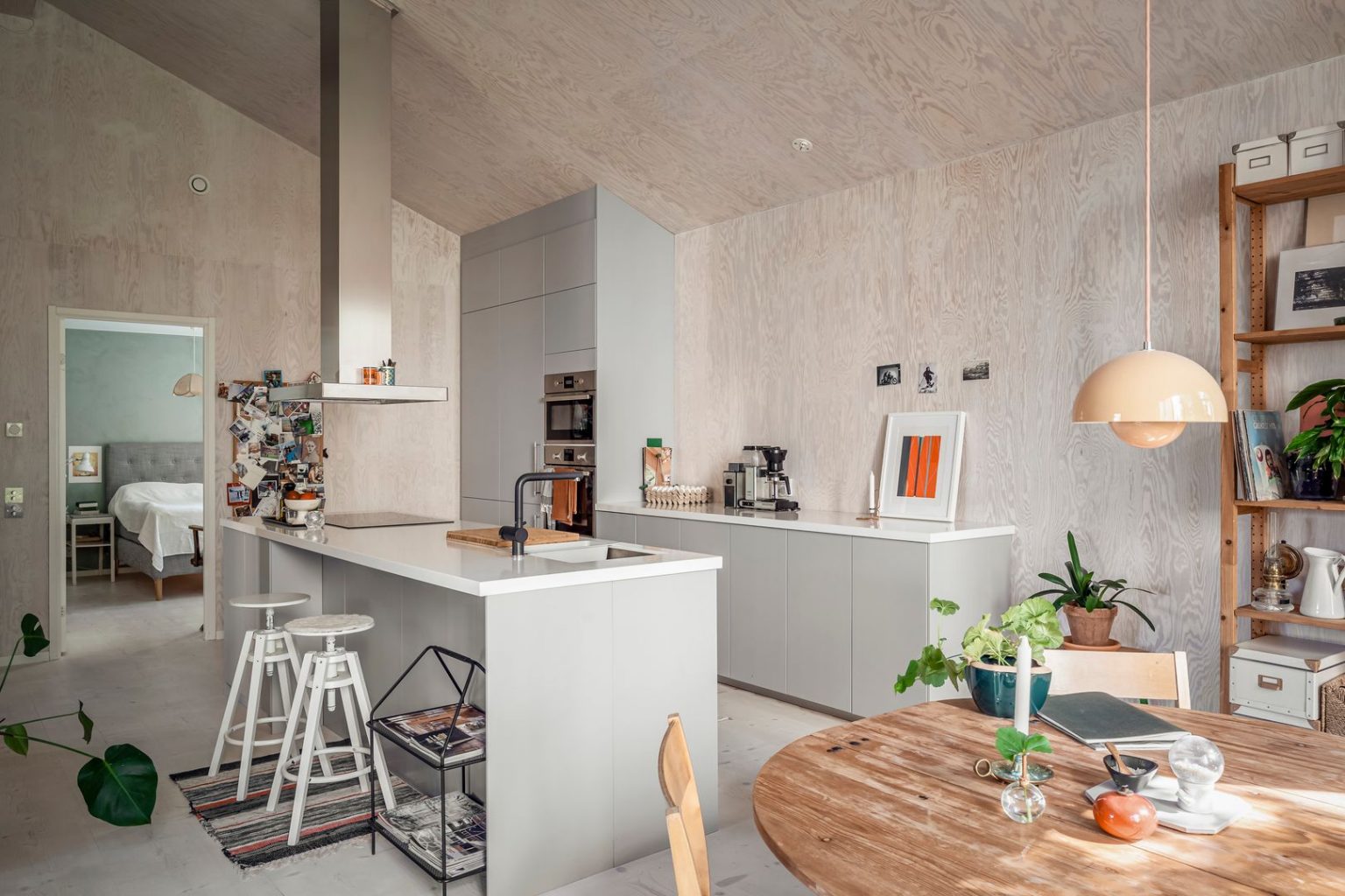 cuisine ouverte et salon appartement comme maison loft en bois décoration scandinave