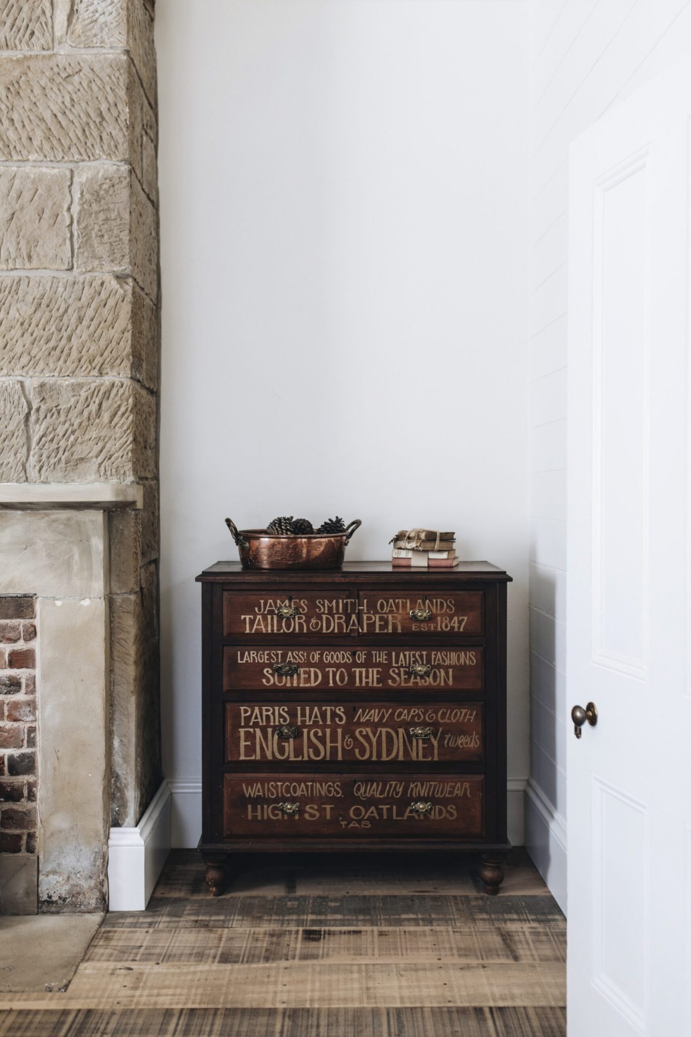 chambre avec cheminée décoration rustique chic