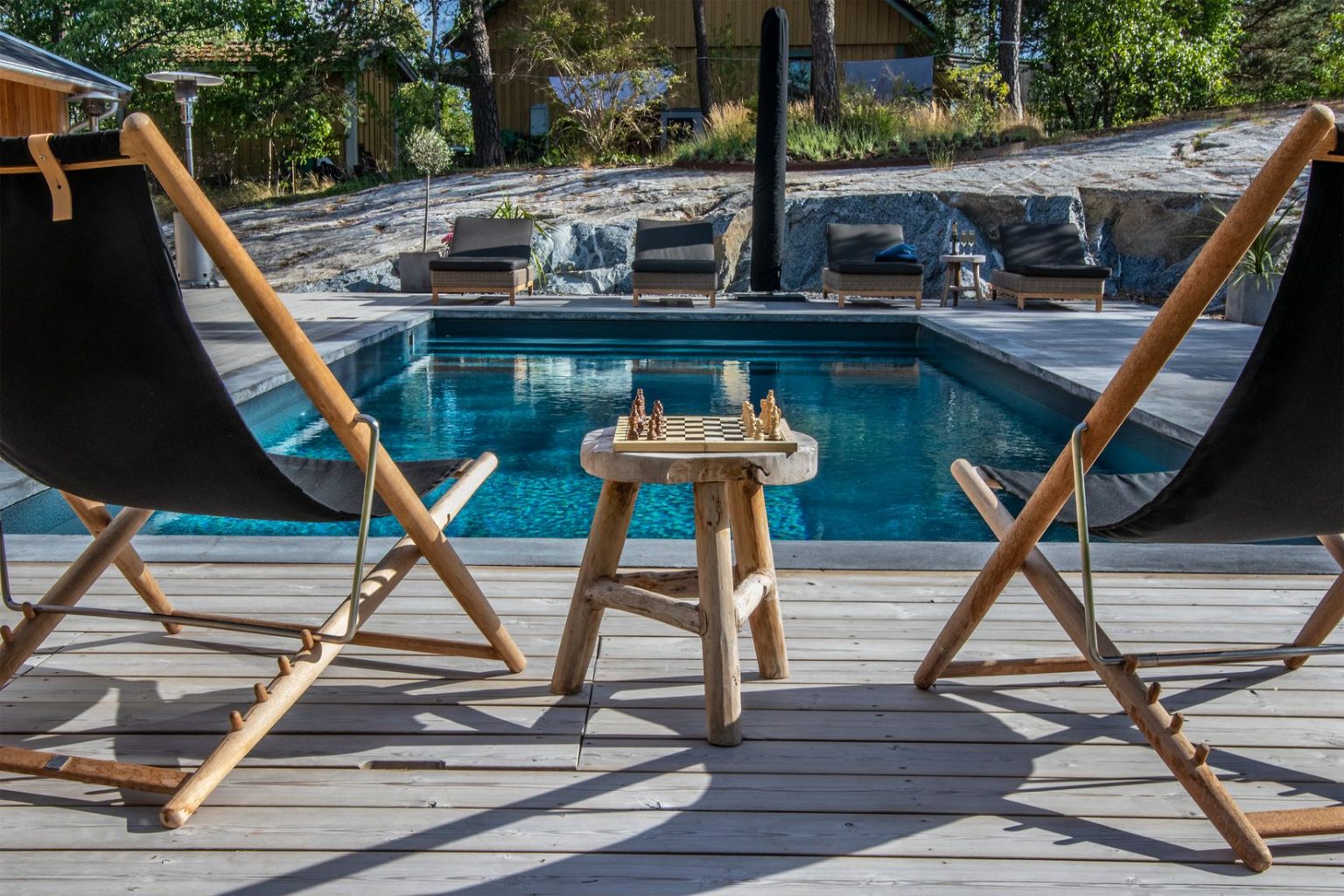 terrasse avec piscine maison en bois