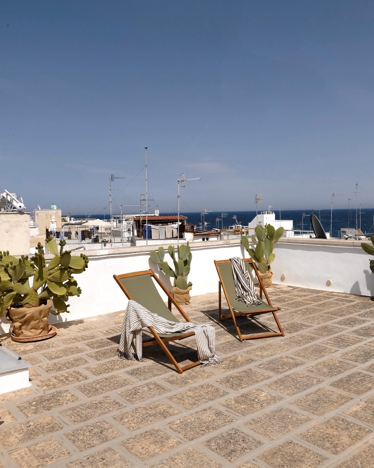 terrasse sur le toit maison de ville épurée Casa Creta Monopoli Puglia