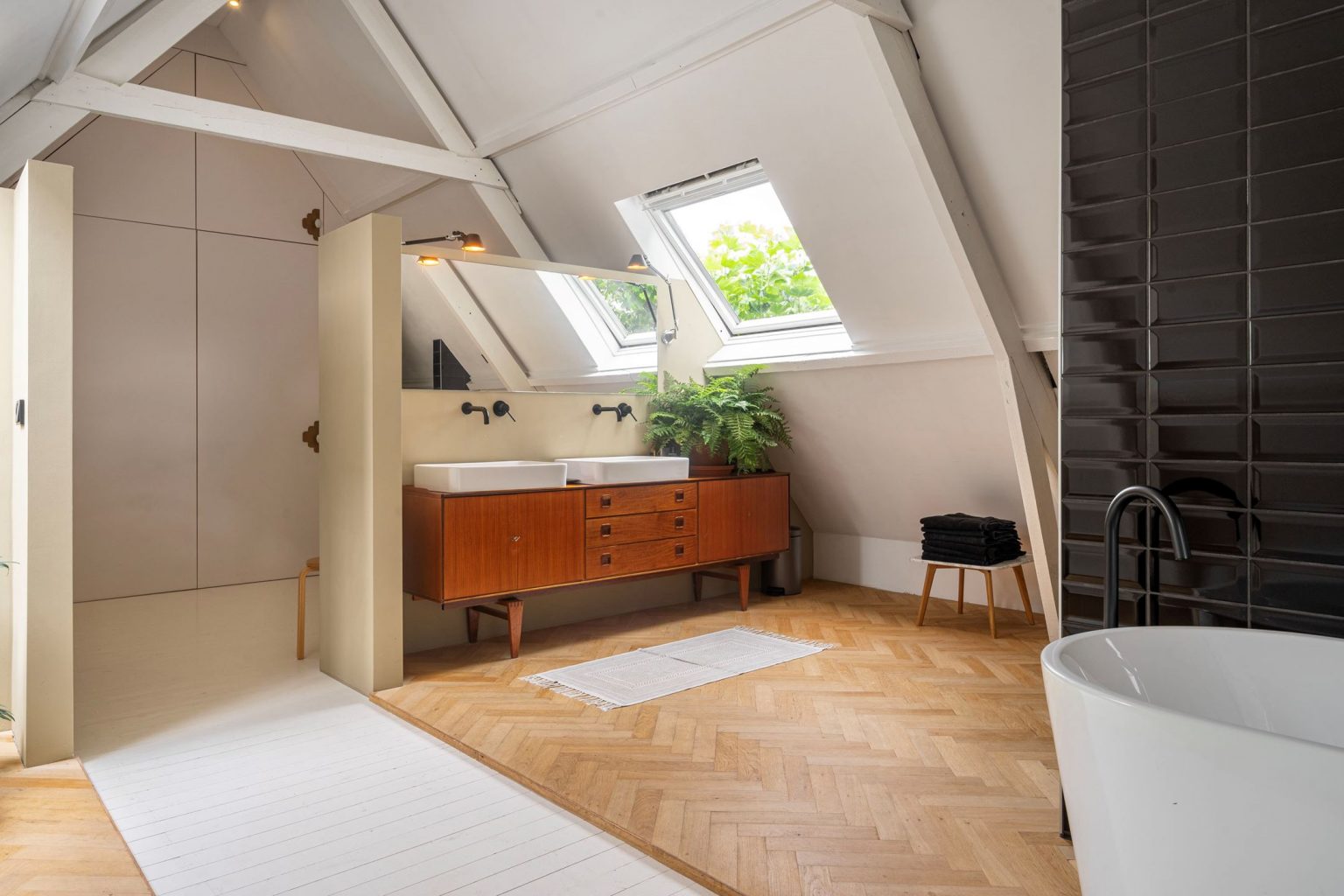 salle de bain mansardée maison loft