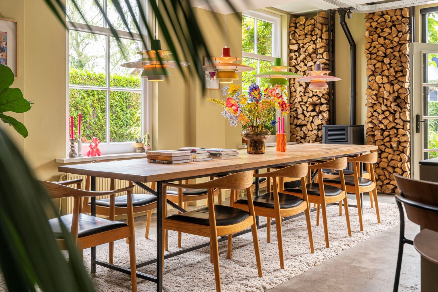 salle à manger maison loft décoration colorée et contemporaine