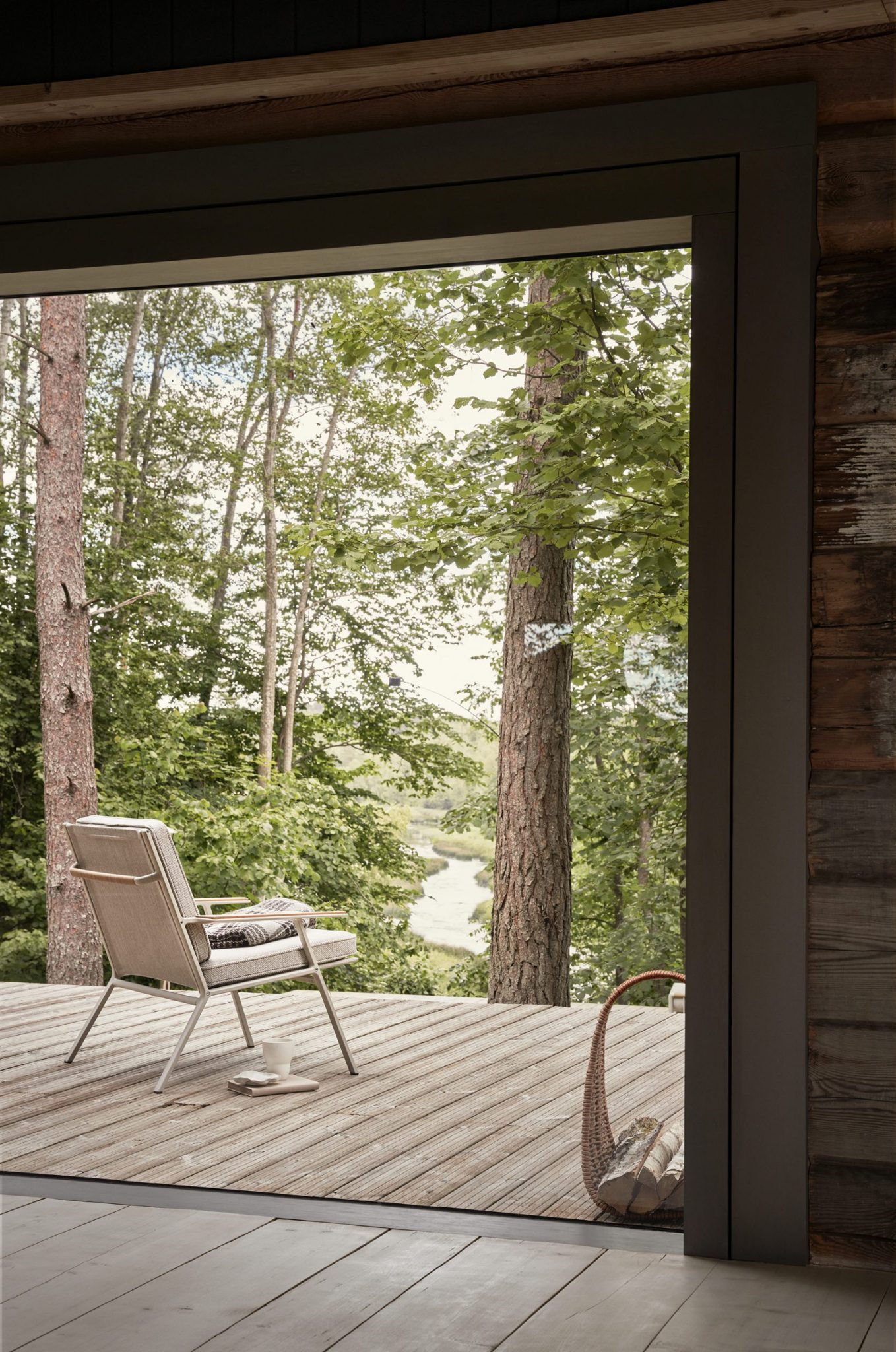 terrasse en bois Vipp Salaca River House Lettonie 