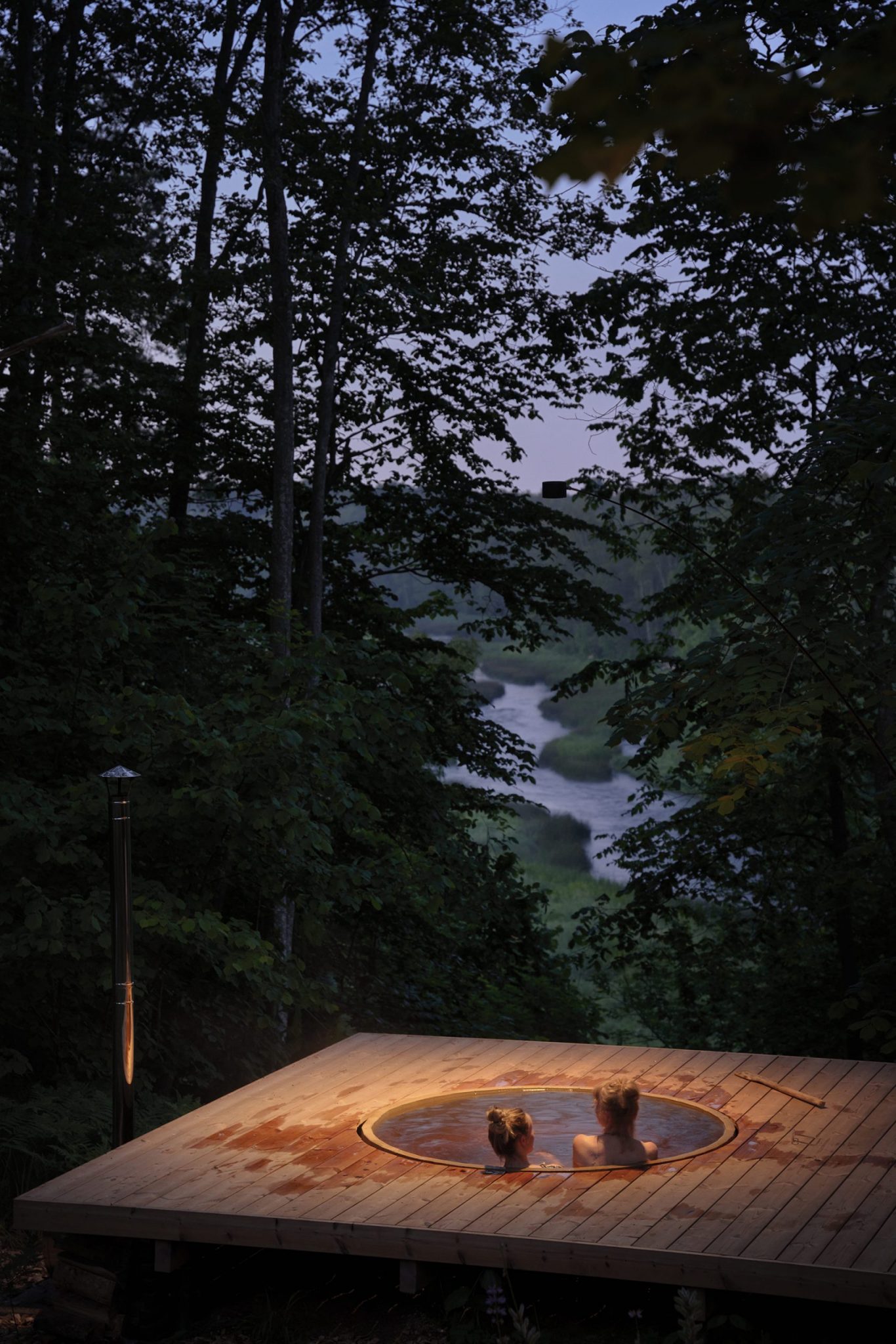 jacuzzi Vipp Salaca River House Lettonie 