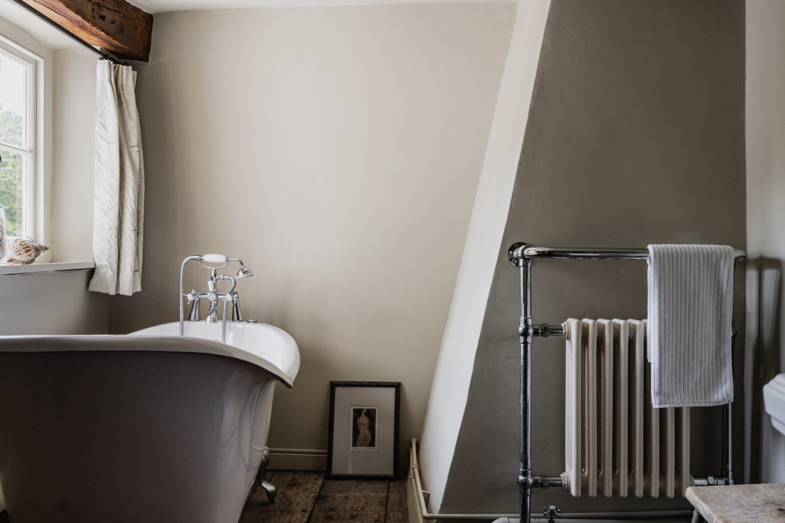 salle de bain rétro maison ancienne décoration rustique