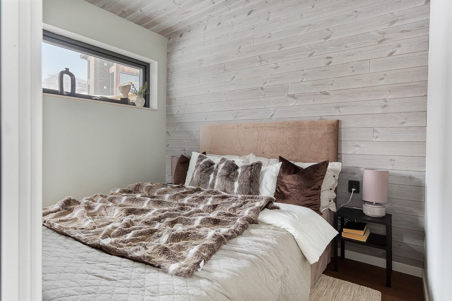 chambre mur en bois