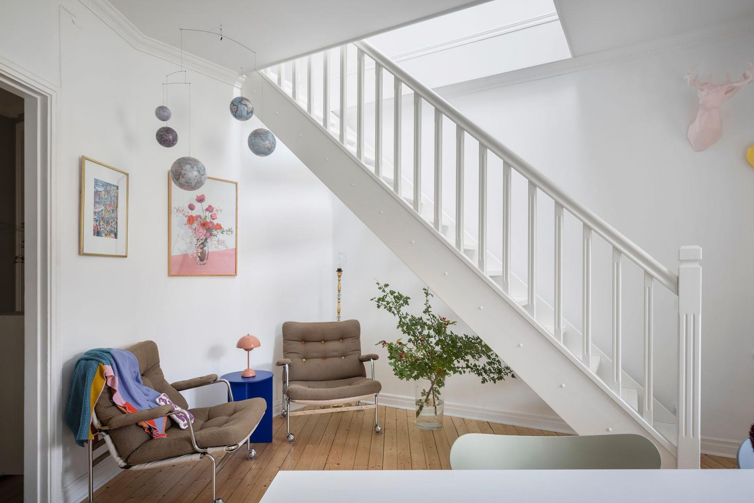 salon avec escalier duplex