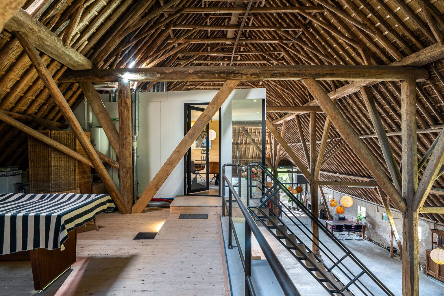 mezzanine grange ancienne ferme rénovée