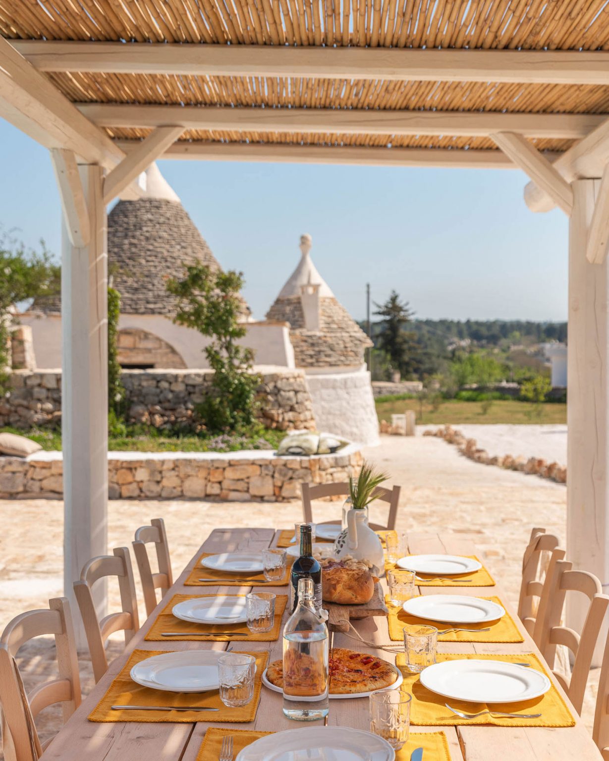 terrasse avec pergola trullo Pouilles Masseria Le Monache