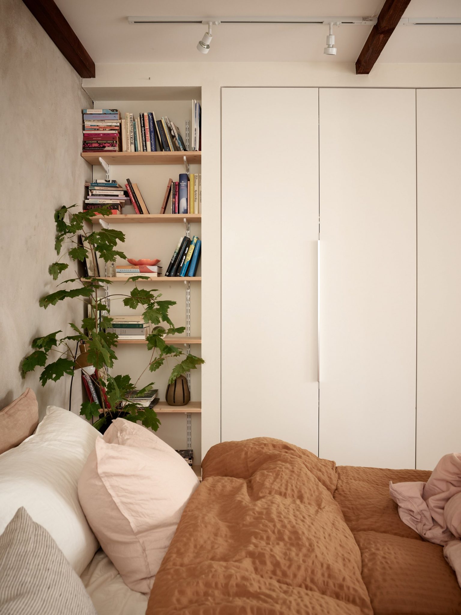 chambre avec placard décoration scandinave