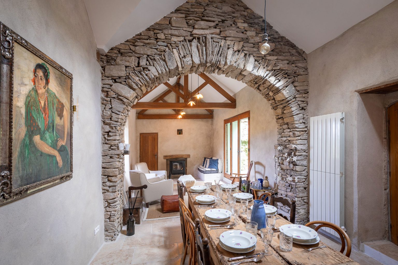 salon et salle à manger maison en pierres Mas de la Costete