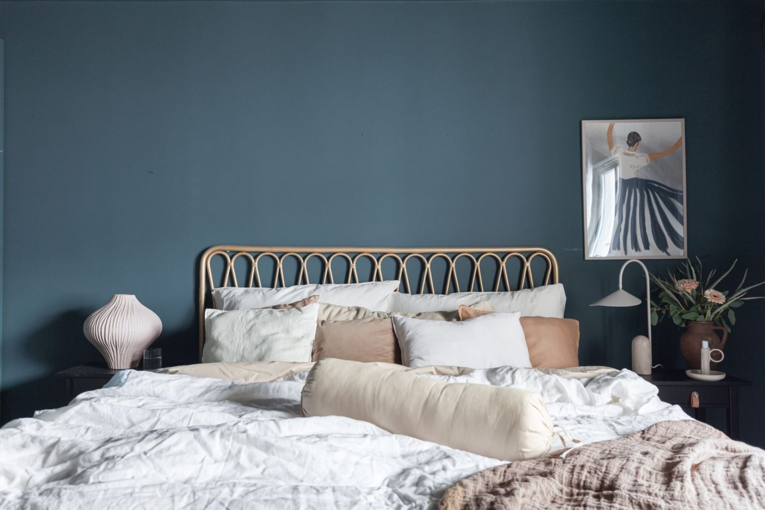 chambre bleue décoration colorée et scandinave