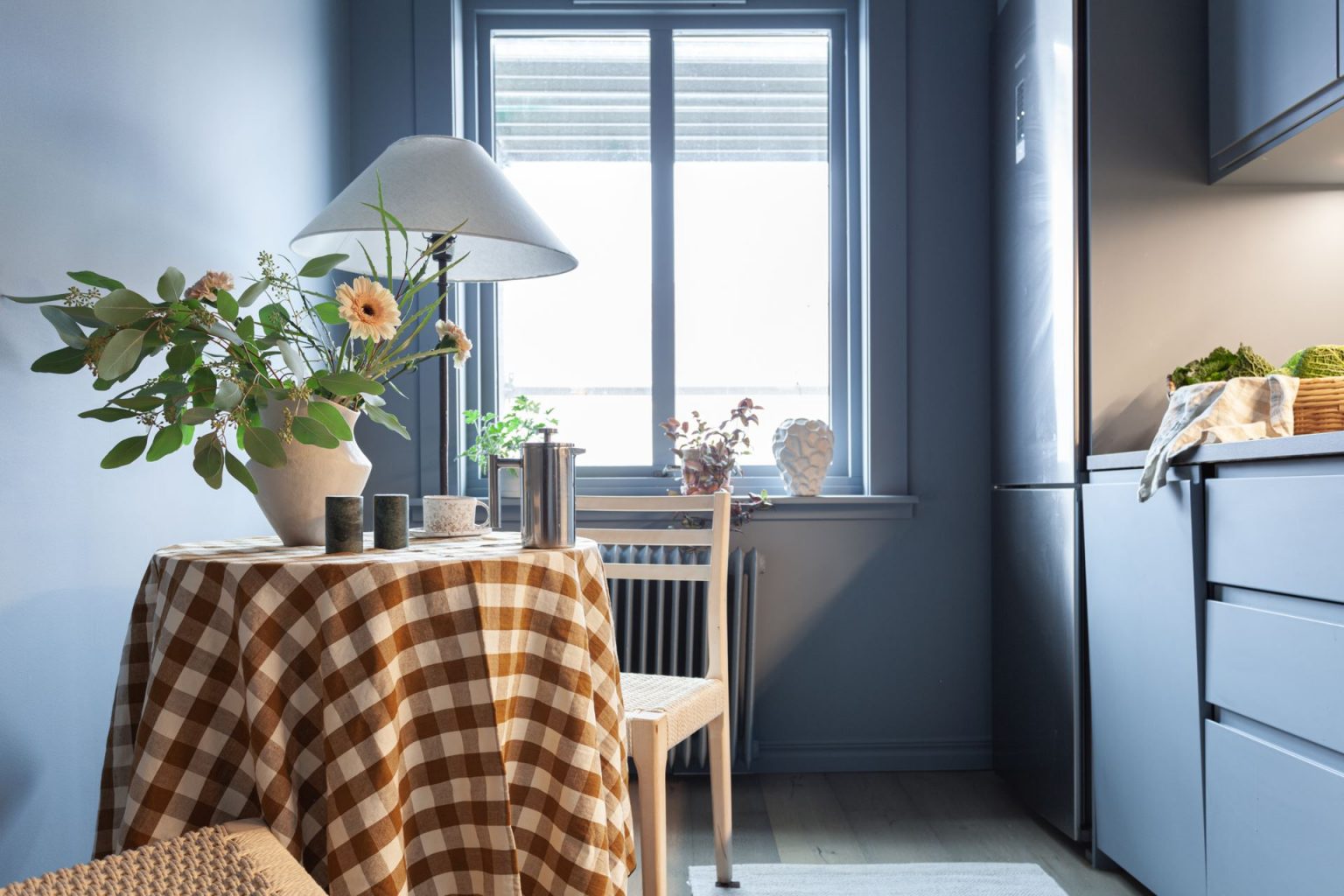 cuisine bleue décoration colorée et scandinave